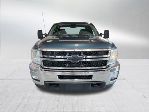 Used 2011 Chevrolet Silverado 2500 LT w/ Interior Plus Package AWD/4WD image 2