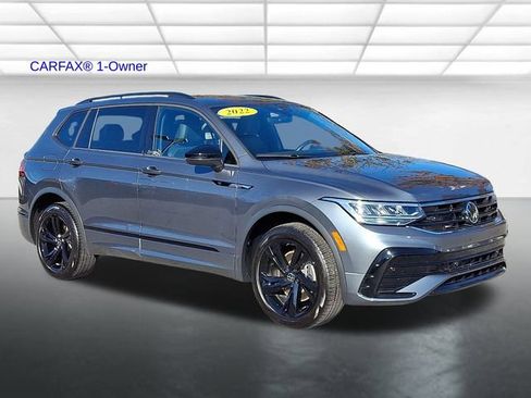 Used 2024 Volkswagen Tiguan SE R-Line image 1