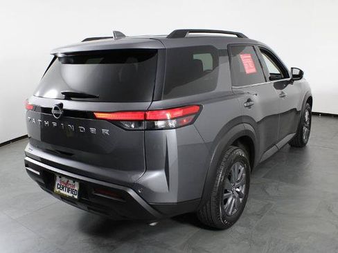 Certified 2025 Nissan Pathfinder SV FWD image 4