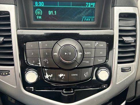 Used 2014 Chevrolet Cruze LS FWD image 14