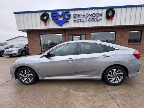 Used 2017 Honda Civic EX image 2