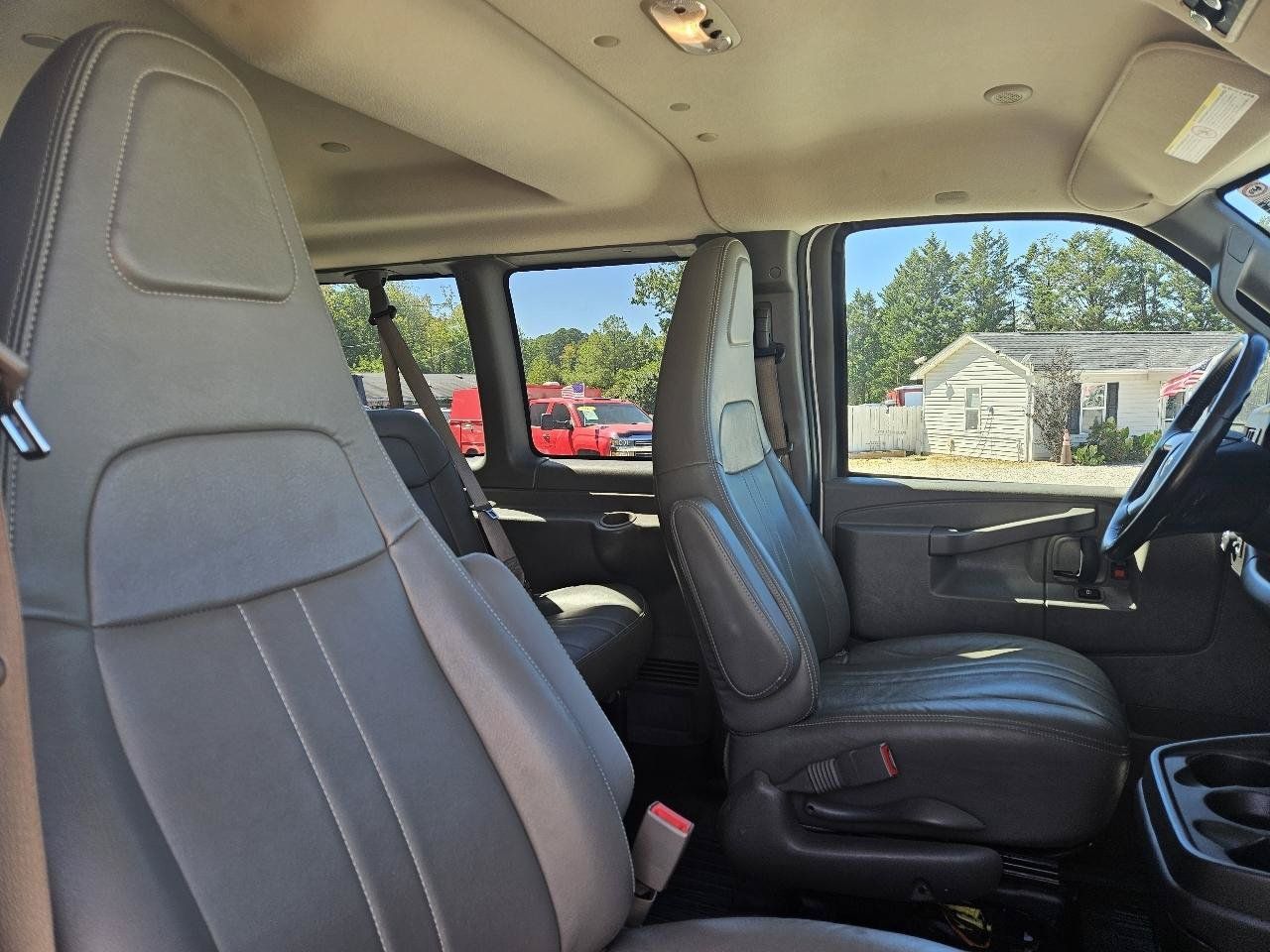 Used 2019 Chevrolet Express 3500 LS RWD image 26