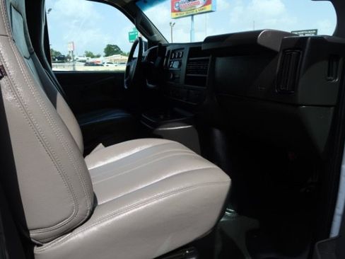 Used 2023 GMC Savana 2500 w/ Driver Convenience Package RWD image 9