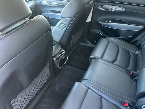 Used 2023 Genesis GV70 2.5T w/ Select Package image 13