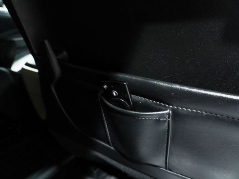 Used 2022 Chrysler Pacifica Touring-L w/ Uconnect Theater Family Group FWD image 18