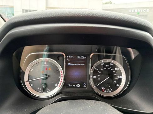 Used 2017 Nissan Titan PRO-4X w/ Pro-4x Convenience Package AWD/4WD image 32