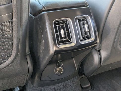 Used 2024 Kia Sorento S image 27