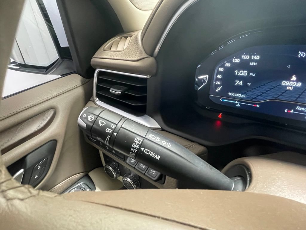 Used 2022 GMC Yukon XL Denali AWD/4WD image 35