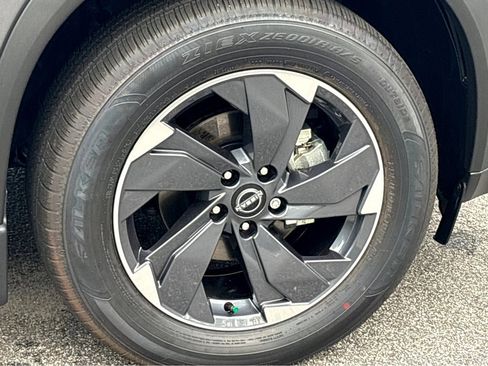 New 2026 Nissan Rogue SV image 25