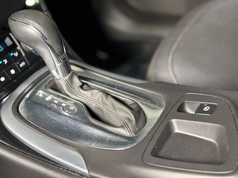 Used 2011 Buick Regal CXL w/ RL2 Preferred Equipment Group image 19