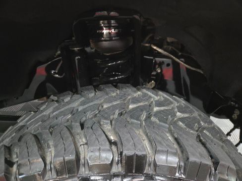 Used 2021 Ford F250 Platinum w/ FX4 Off-Road Package image 90