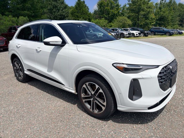 Certified 2025 Audi Q5 Premium w/ Premium Plus AWD/4WD image 3