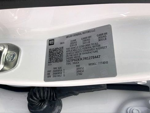 Used 2024 GMC Canyon AT4 w/ AT4 Premium Package AWD/4WD image 34