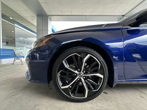 Used 2024 Nissan Altima 2.5 SR w/ SR Premium Package FWD image 30