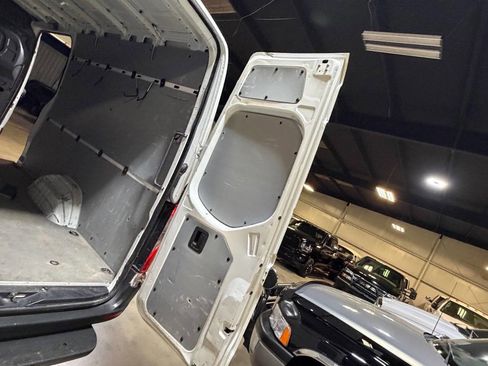 Used 2020 Freightliner Sprinter 2500 image 31