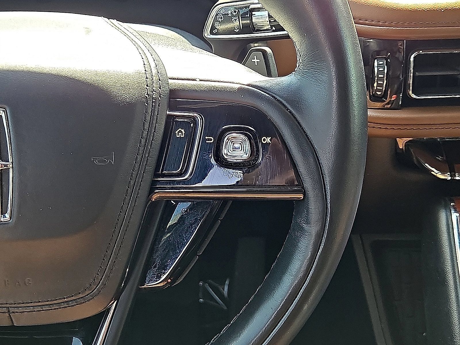 Used 2020 Lincoln Aviator Grand Touring w/ Equipment Group 302A AWD/4WD image 19