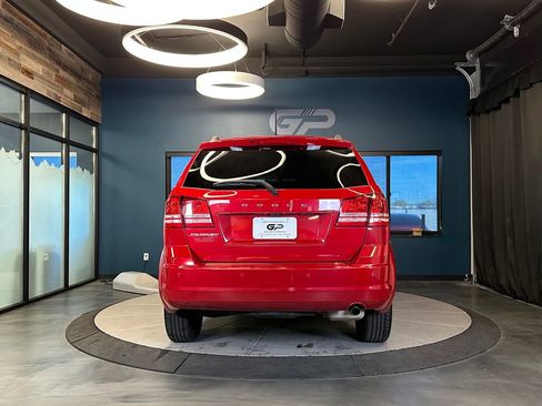 Used 2020 Dodge Journey SE FWD image 4