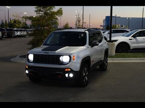 Used 2019 Jeep Renegade Trailhawk w/ Cold Weather Group II image 3