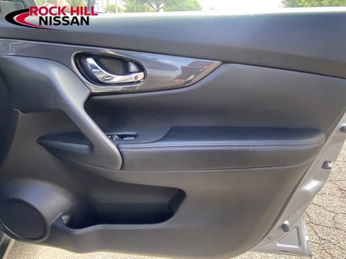 Certified 2020 Nissan Rogue SV AWD/4WD image 40