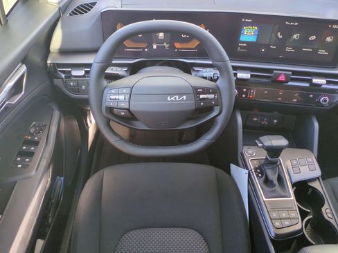 New 2026 Kia Sportage LX FWD image 13