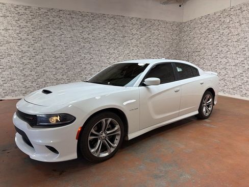 Used 2022 Dodge Charger R/T RWD image 3