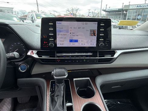 Used 2024 Toyota Sienna XLE w/ XLE Plus Package AWD/4WD image 25