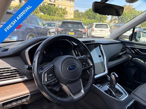 Used 2020 Subaru Outback Limited w/ Tech Package 2 AWD/4WD image 3