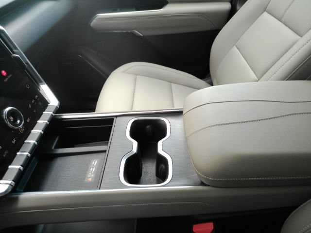 Used 2026 GMC Acadia Elevation w/ Elevation Premium Package FWD image 43
