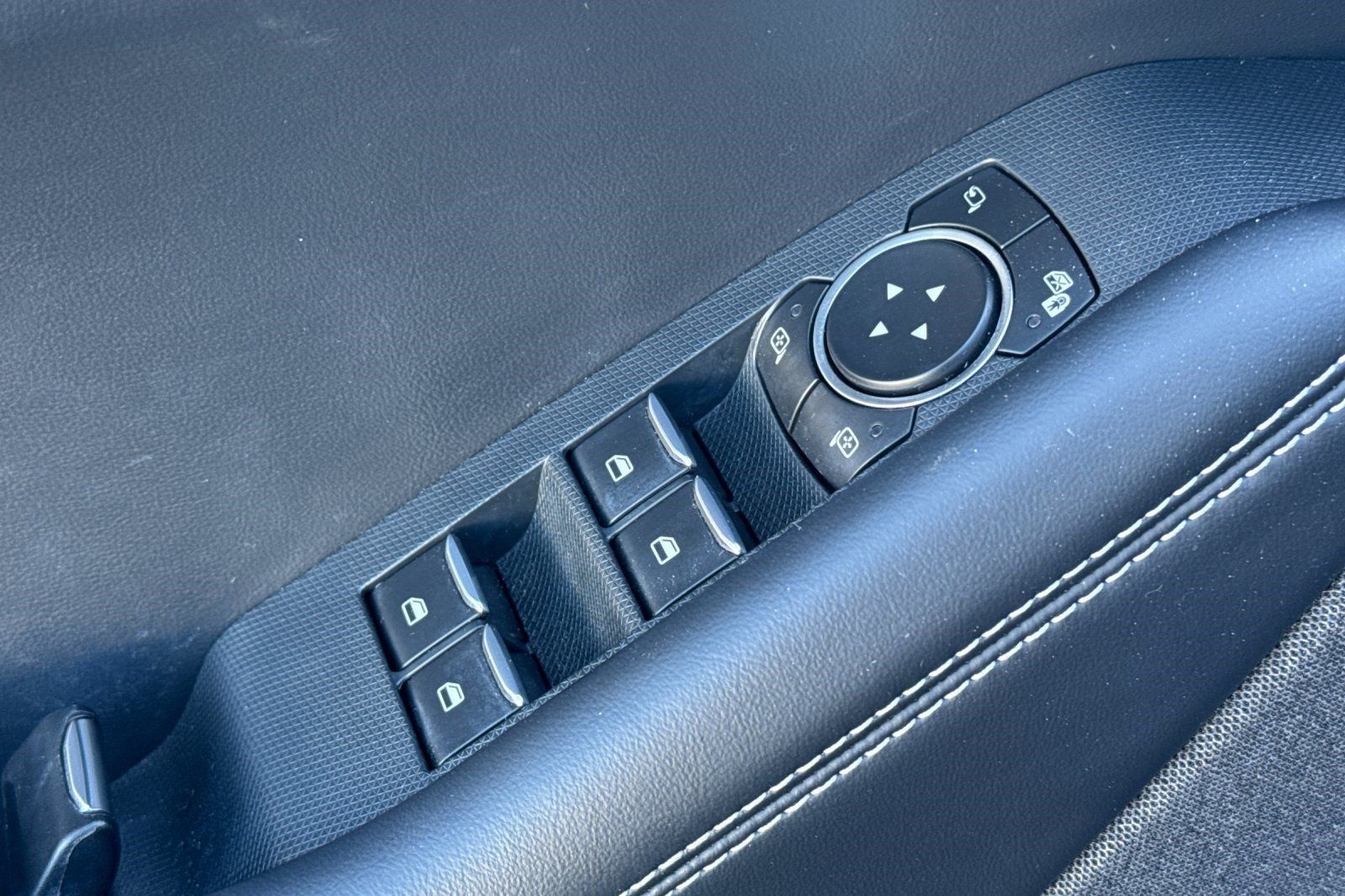 Used 2022 Ford Mustang Mach-E Premium RWD image 13