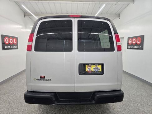 Used 2024 Chevrolet Express 2500 w/ Driver Convenience Package RWD image 5