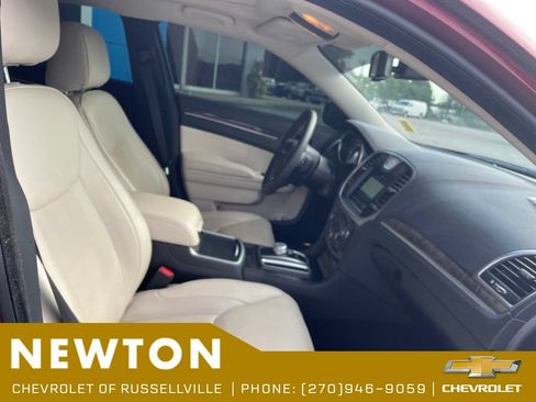 Used 2023 Chrysler 300 Touring L w/ Popular Equipment Group RWD image 21