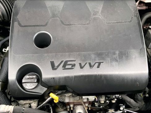 Used 2022 Buick Enclave Premium w/ Surround and Sites Package AWD/4WD image 32