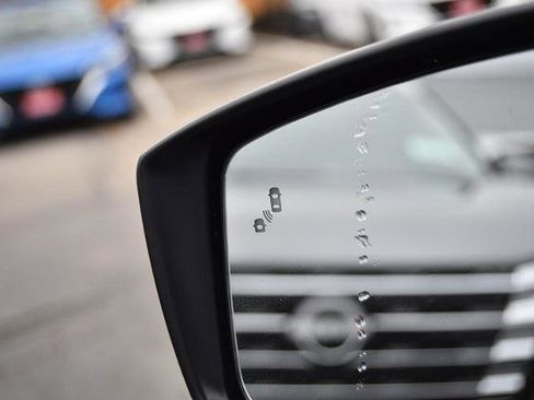 New 2025 Nissan Versa SR w/ Trunk Package image 10