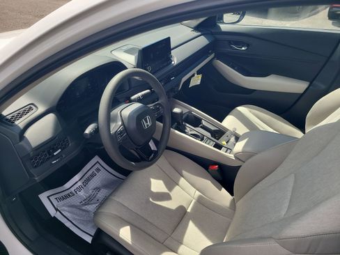 Certified 2025 Honda Accord SE image 10