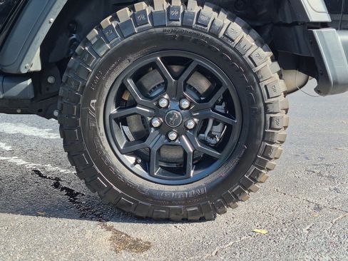Used 2023 Jeep Wrangler Unlimited w/ Cold Weather Group AWD/4WD image 20