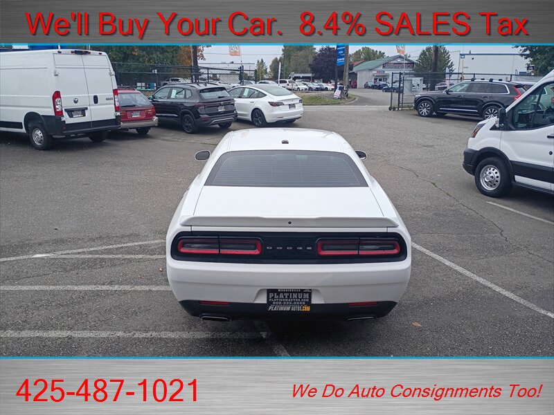 Used 2019 Dodge Challenger SXT RWD image 7