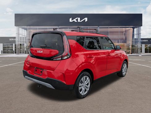 Certified 2023 Kia Soul LX FWD image 4