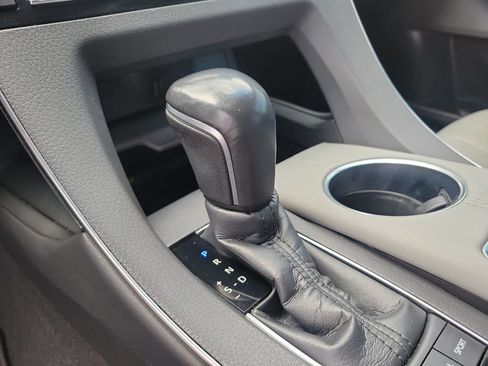 Used 2021 Toyota Avalon Limited FWD image 22