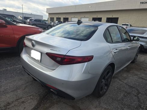 Used 2018 Alfa Romeo Giulia AWD image 4