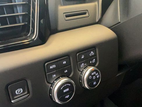 Used 2022 GMC Sierra 1500 AT4 w/ AT4 Preferred Package AWD/4WD image 22