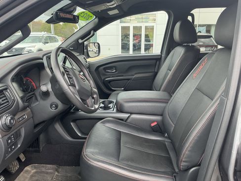 Used 2023 Nissan Titan PRO-4X w/ Pro-4x Convenience Package AWD/4WD image 10