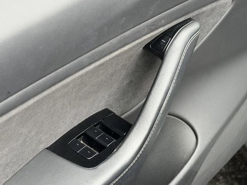 Used 2019 Tesla Model 3 Long Range image 29