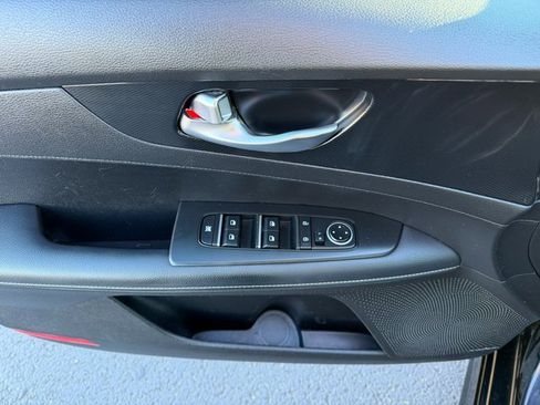 Used 2023 Kia Forte GT-Line w/ GT-Line Premium Package image 13