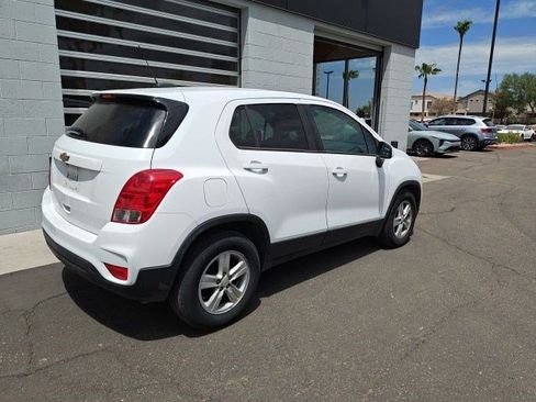 Used 2022 Chevrolet Trax LS w/ Tint and Cruise Package FWD image 15