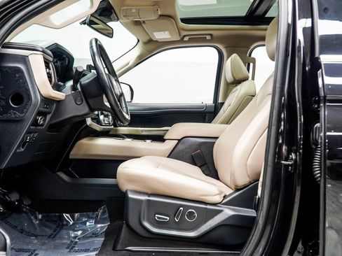 Used 2024 Ford Expedition Limited image 36