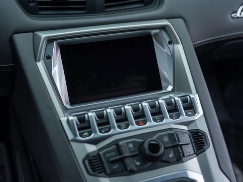 Used 2013 Lamborghini Aventador LP 700-4 image 17