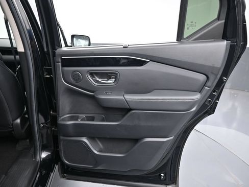 Certified 2025 Honda Pilot EX-L image 32
