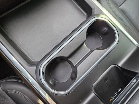 Used 2024 GMC Sierra 2500 SLT w/ SLT Convenience Package image 19