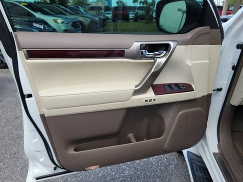 Used 2019 Lexus GX 460 Premium w/ Premium Package AWD/4WD image 21