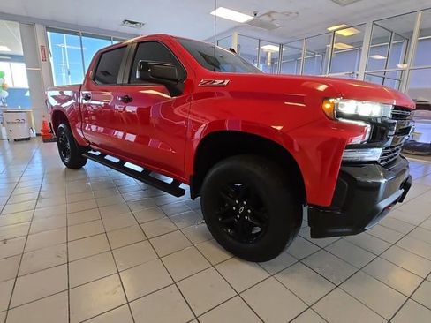 Used 2021 Chevrolet Silverado 1500 LT Trail Boss AWD/4WD image 2